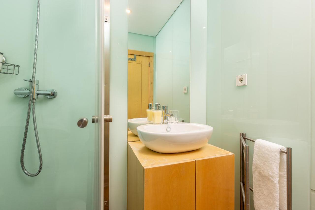 Sunny Loft In Downtown Porto With Private Parking Apartment Luaran gambar