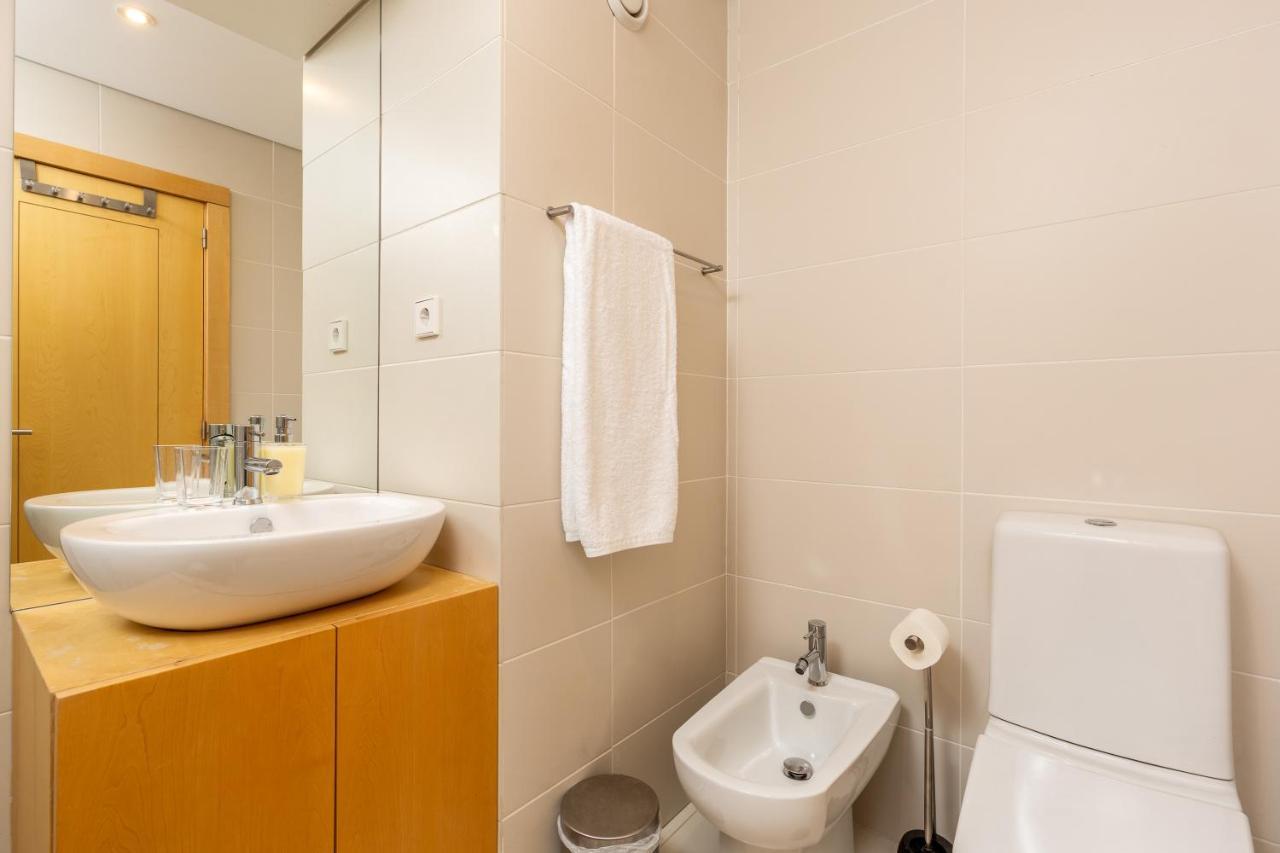 Sunny Loft In Downtown Porto With Private Parking Apartment Luaran gambar